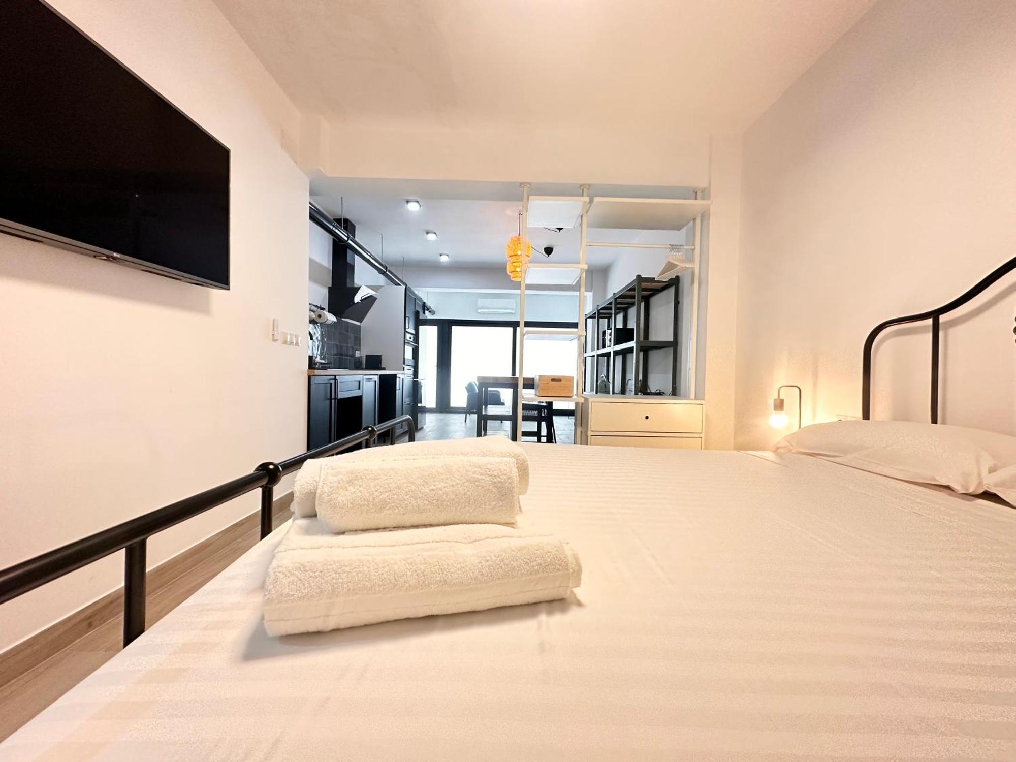 Alberola Industrial Style Apartment Valencia Exterior photo