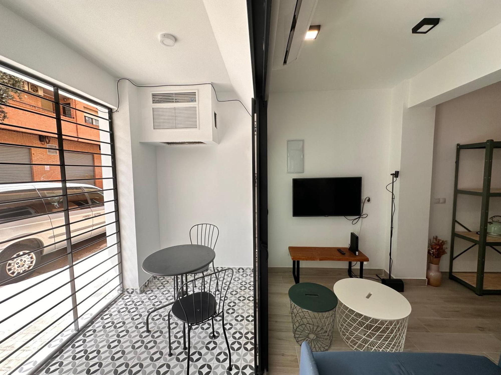 Alberola Industrial Style Apartment Valencia Exterior photo
