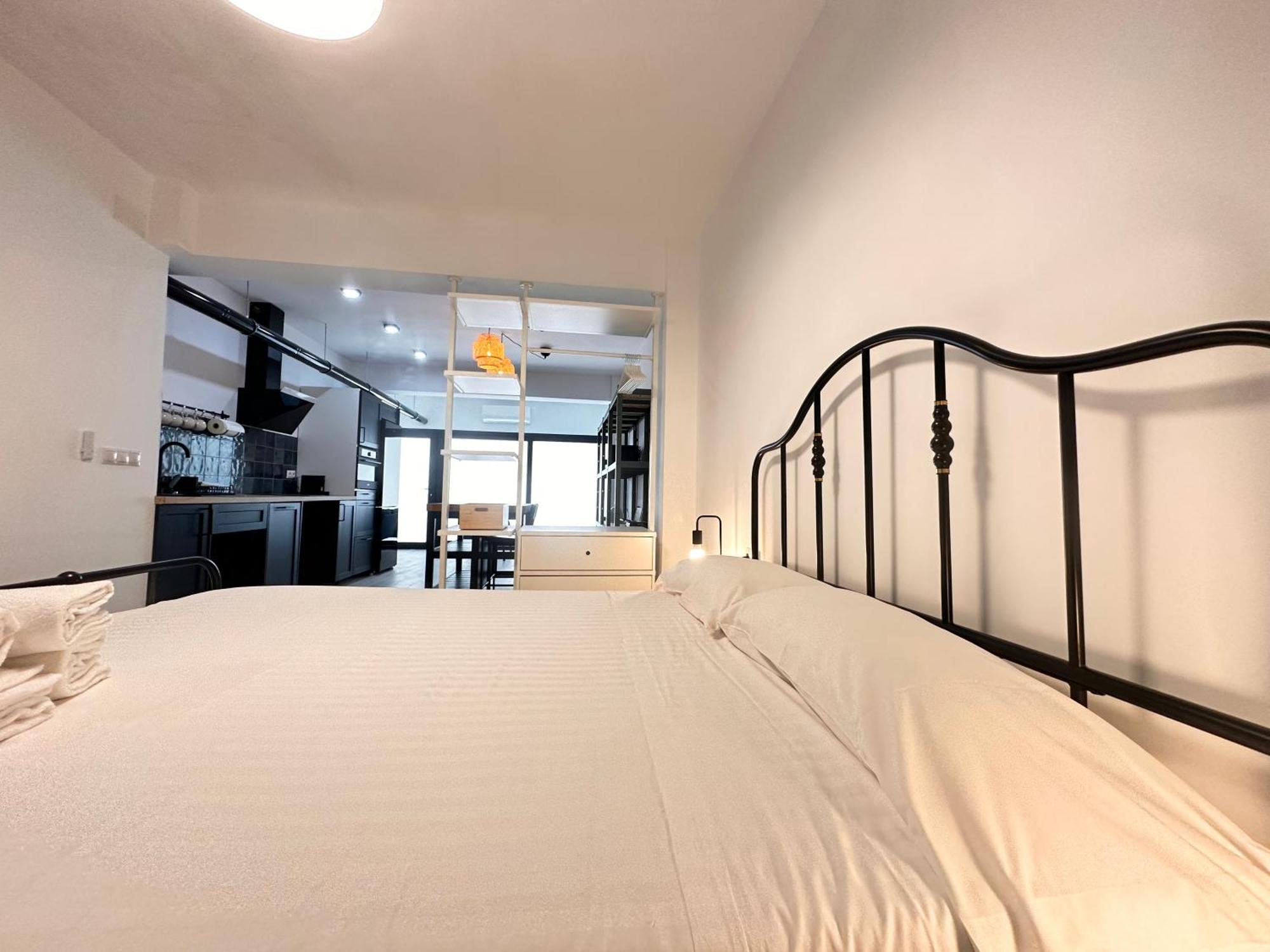 Alberola Industrial Style Apartment Valencia Exterior photo