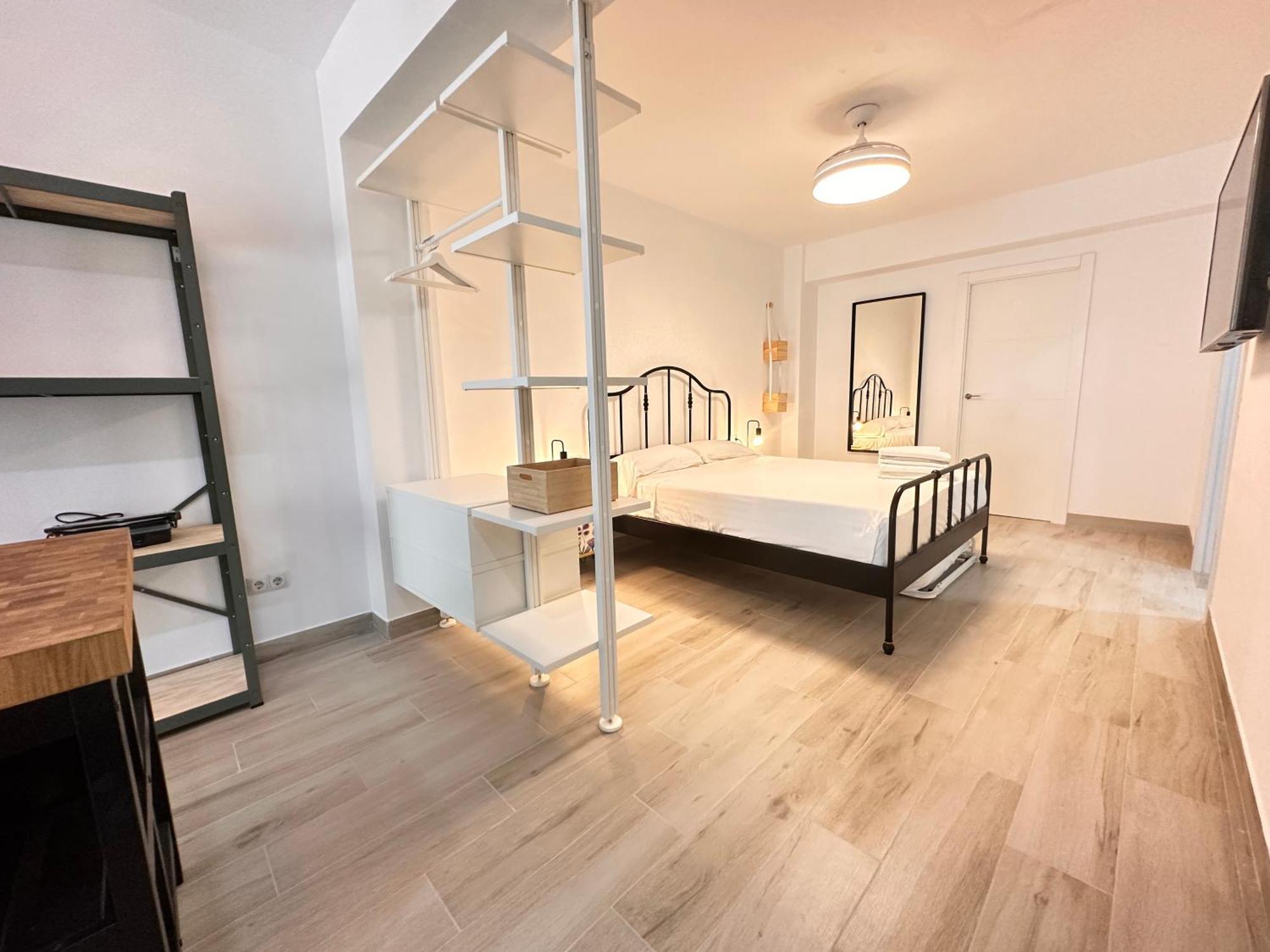 Alberola Industrial Style Apartment Valencia Exterior photo