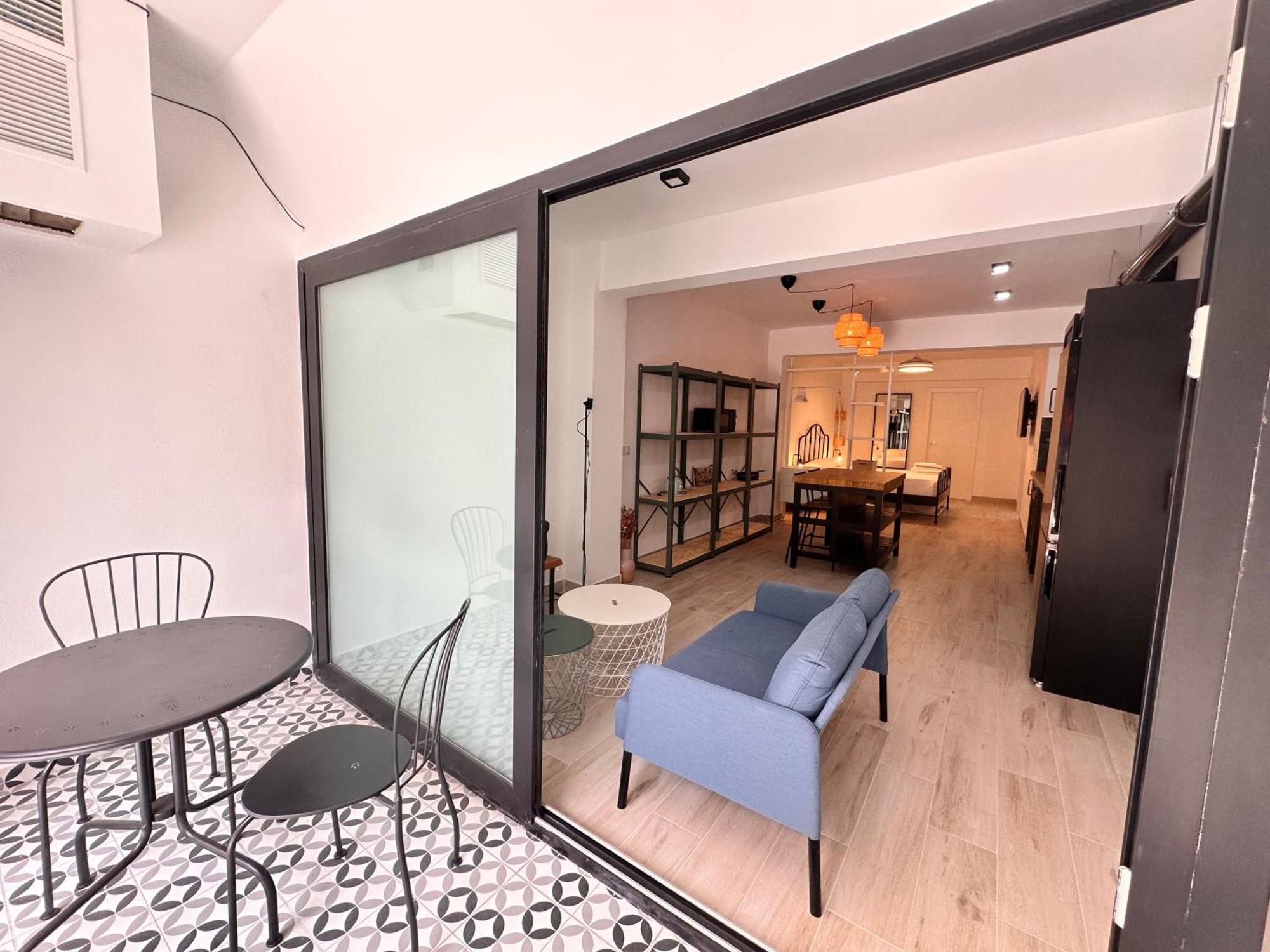 Alberola Industrial Style Apartment Valencia Exterior photo
